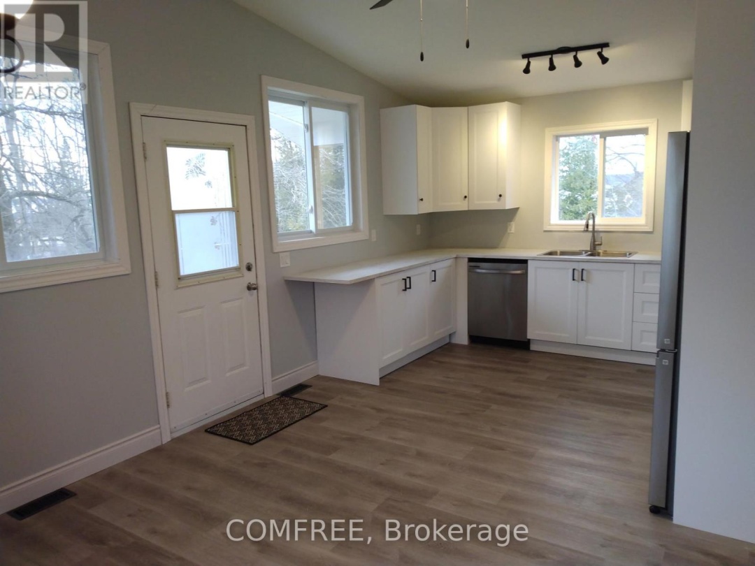 7177 Beach Drive, Ramara