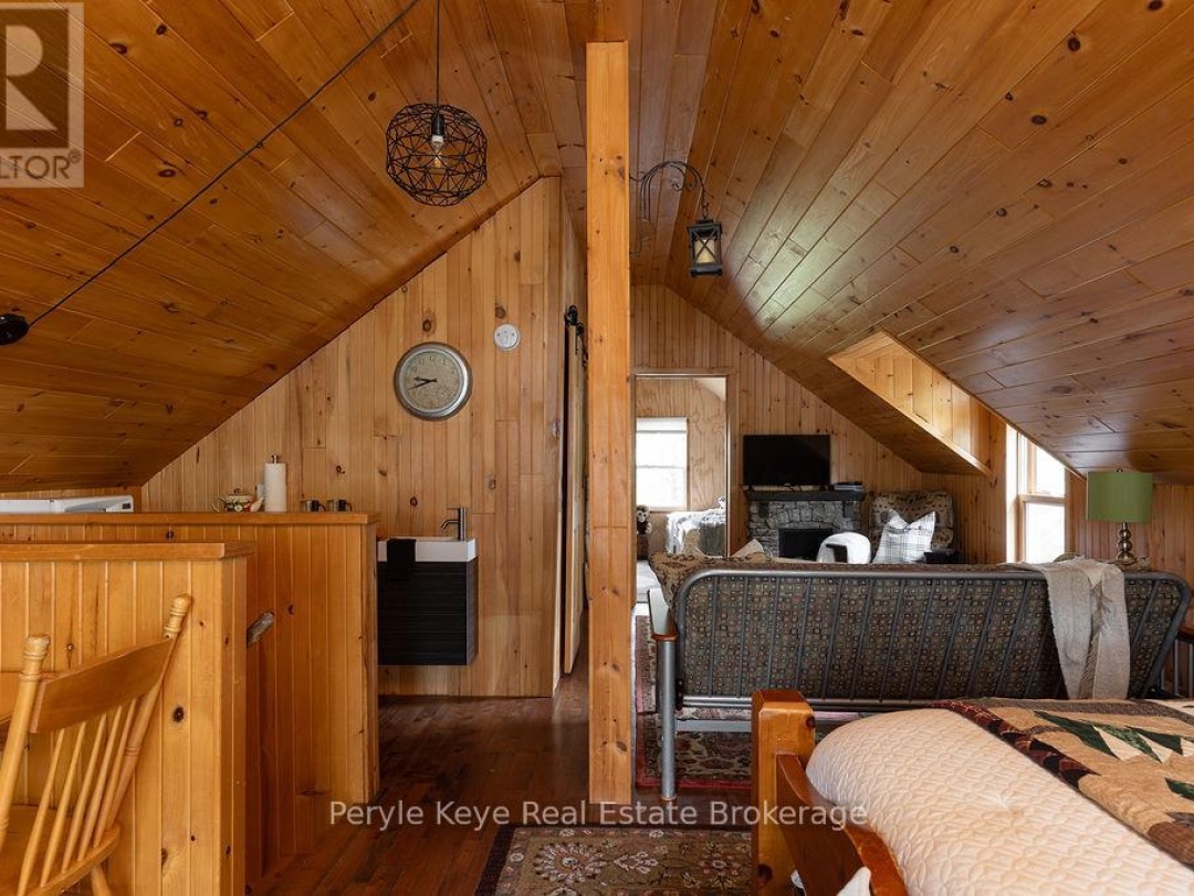 118 ROBIN ROAD, 