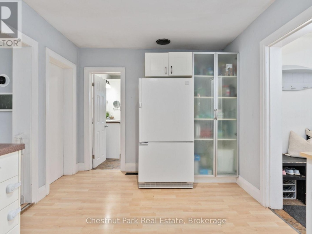 3 CORA STREET E, 
