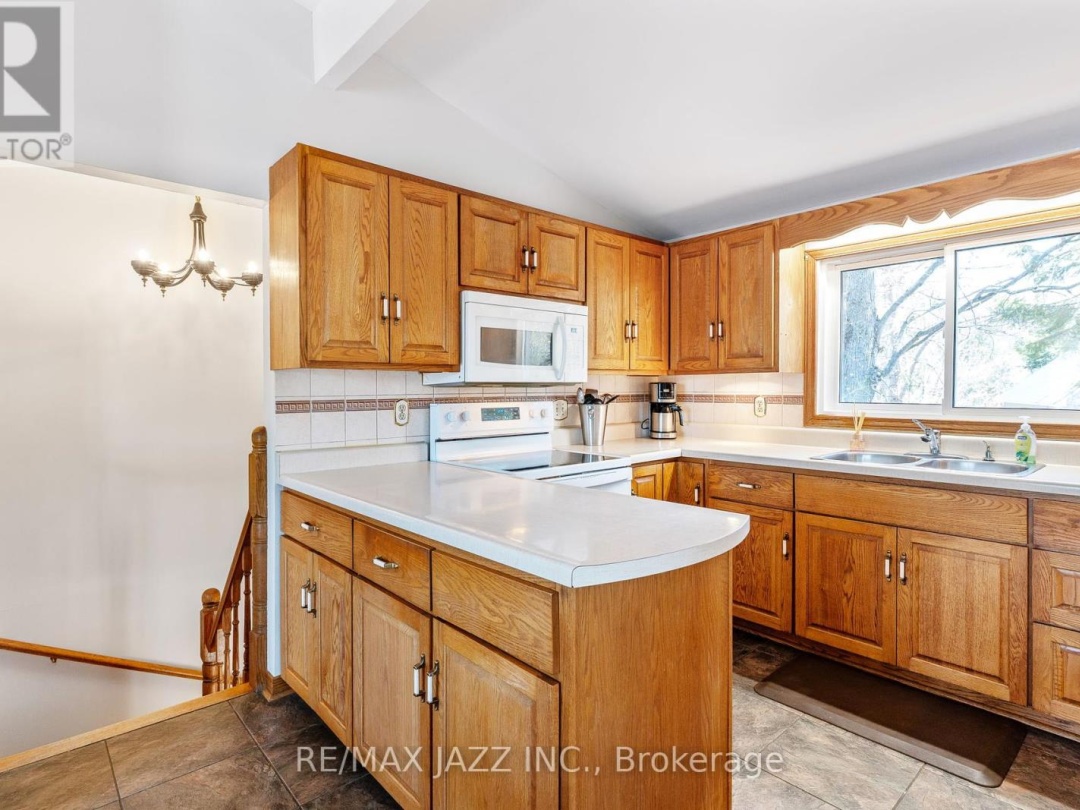 1092 Briscoe Drive, Kushog Lake