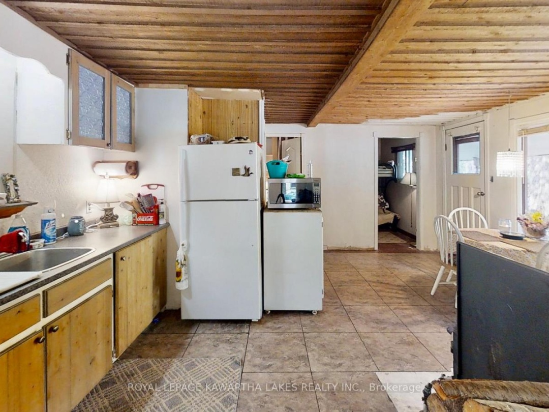 81 Mcguire Beach Road, Trent-severn Waterway
