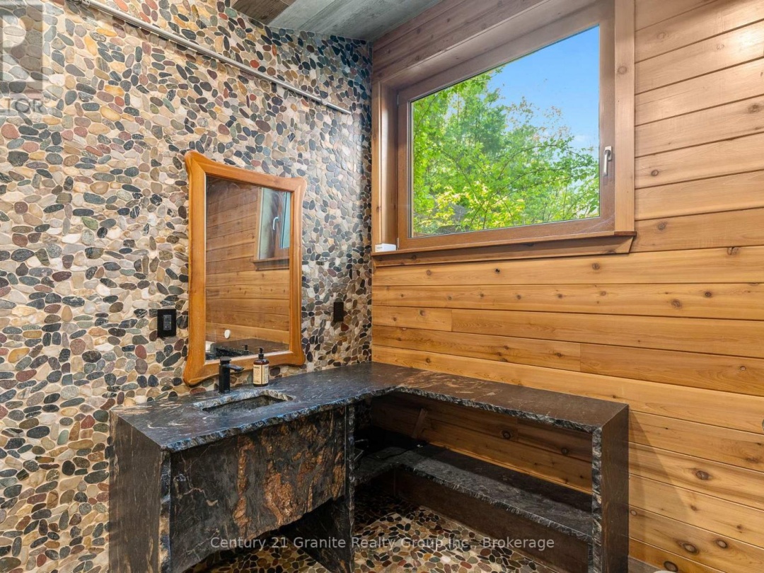 1226 TRAPLINE TRAIL, Bat Lake