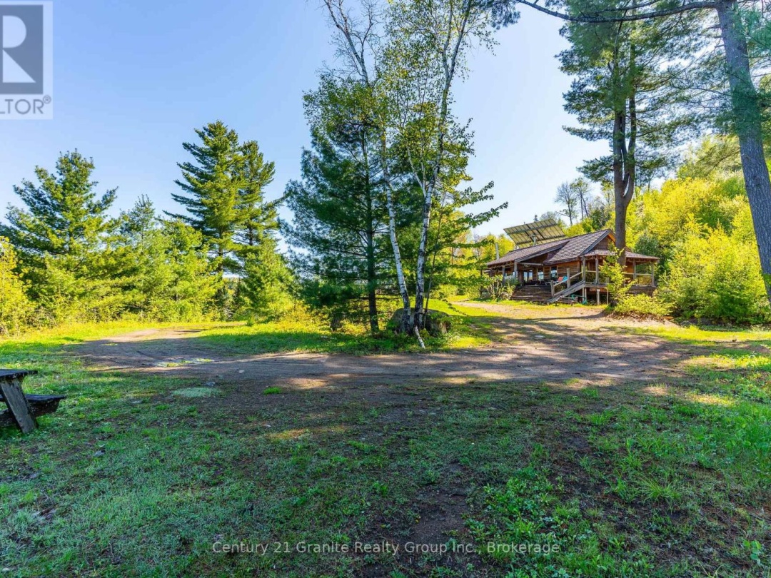 1226 TRAPLINE TRAIL, Bat Lake