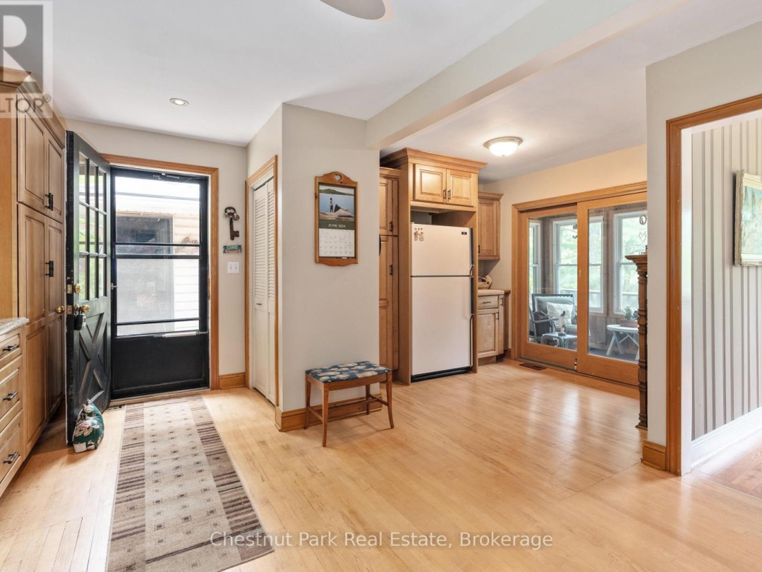 652 NORTH WASEOSA LAKE ROAD, 