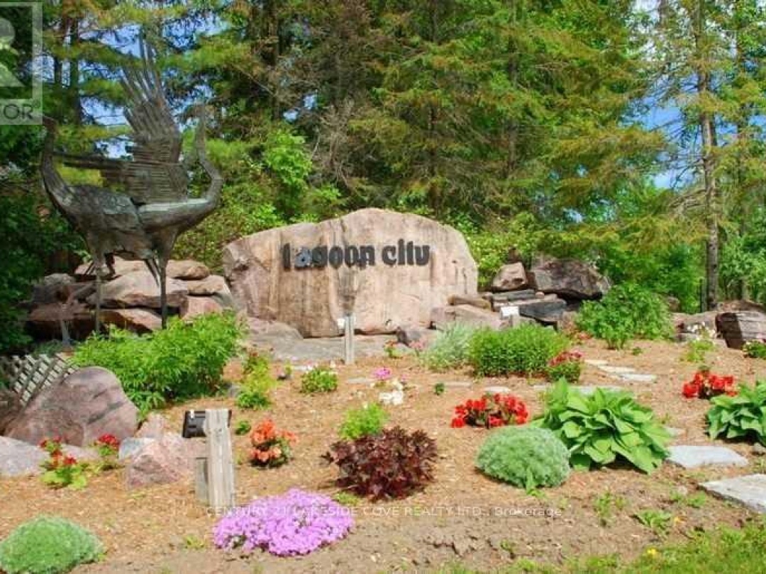 47 Paradise Boulevard, Lake Simcoe