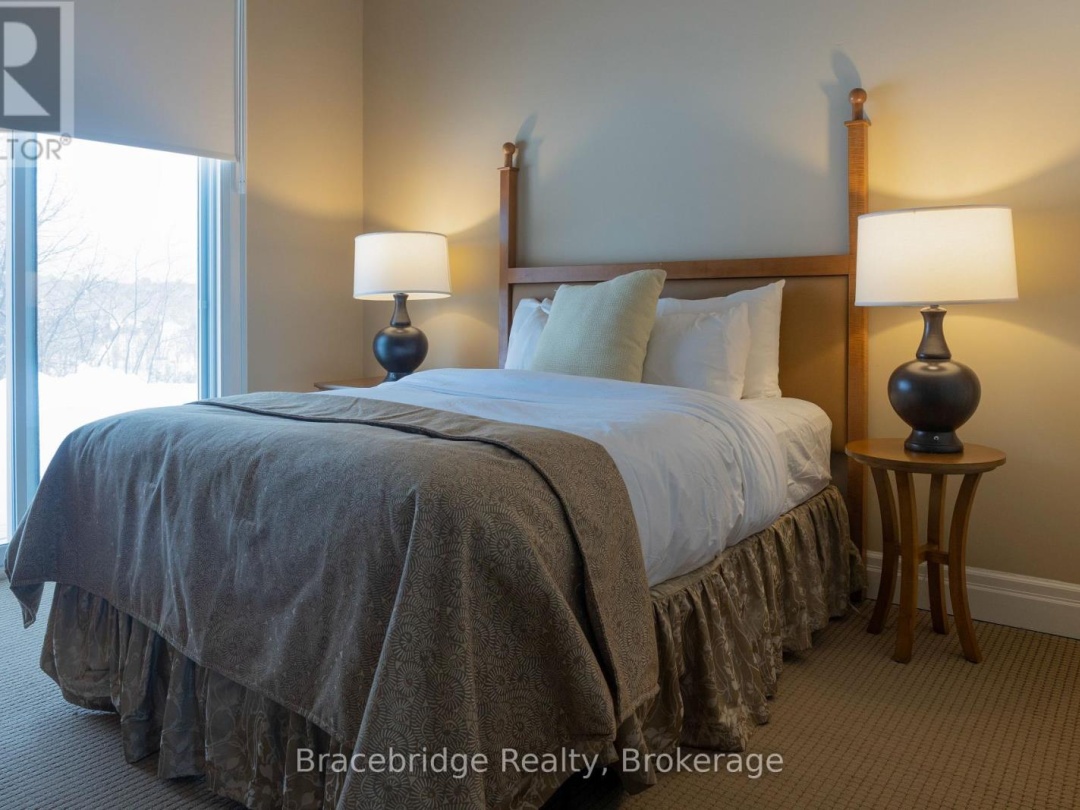 1869 MUSKOKA RD 118 W HIGHWAY, 