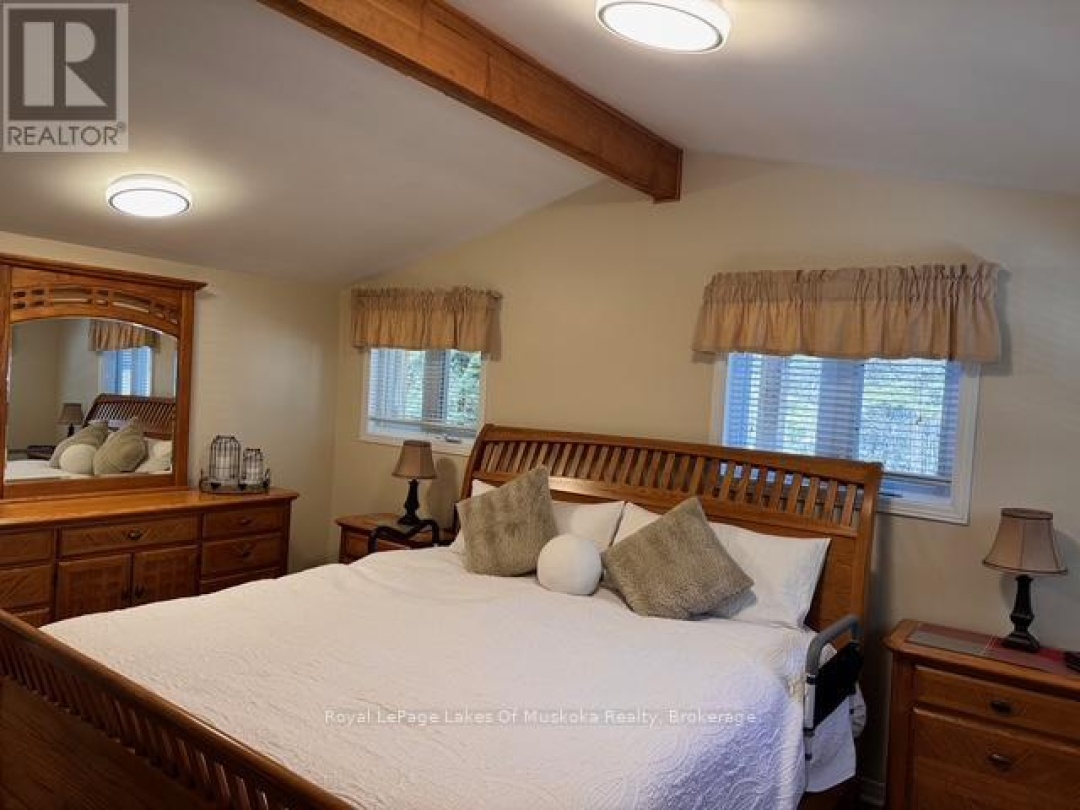 1019 Lakeshore Road N, Leech Lake
