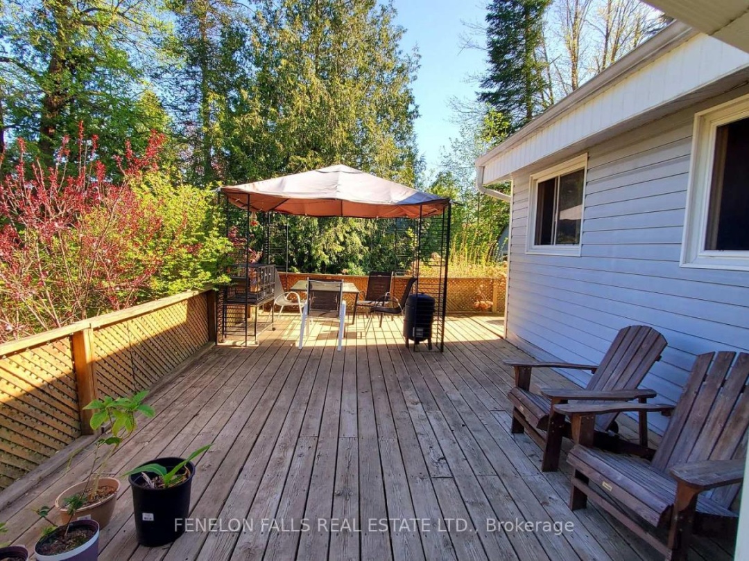 105 Cedarplank Road, Burnt Lake