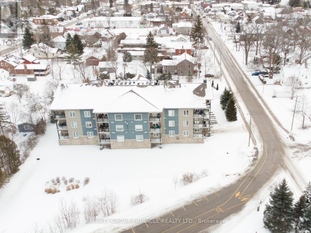 103 - 94 FRANCIS STREET W, 