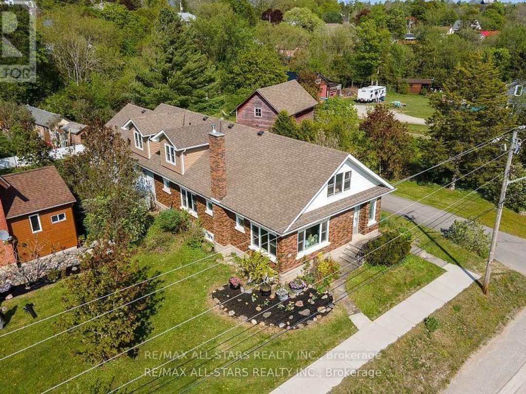 61 FRANCIS STREET E, 