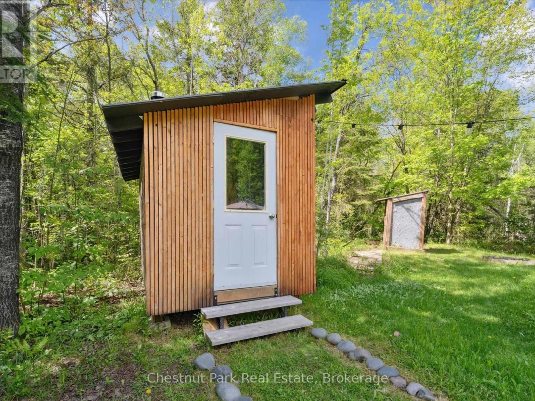 216 BLACKWATER LAKE ROAD, Seguin
