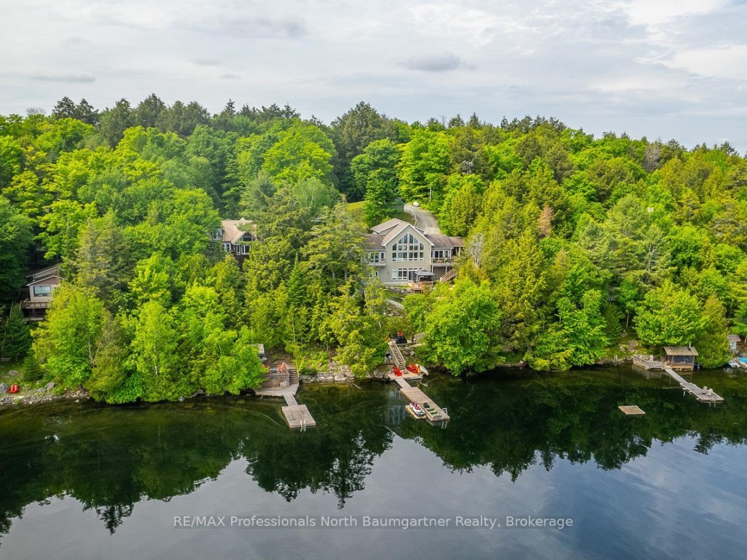 1107 Pine Point Road, Kennisis Lake