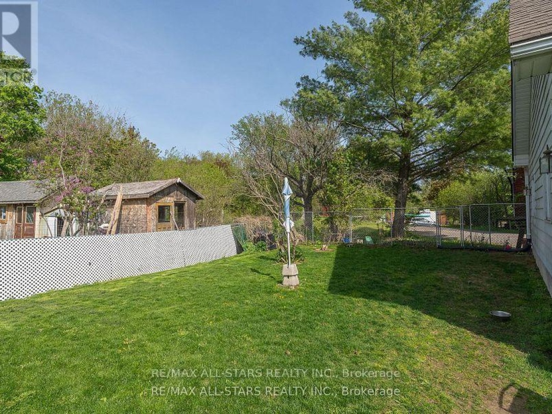 61 FRANCIS STREET E, 