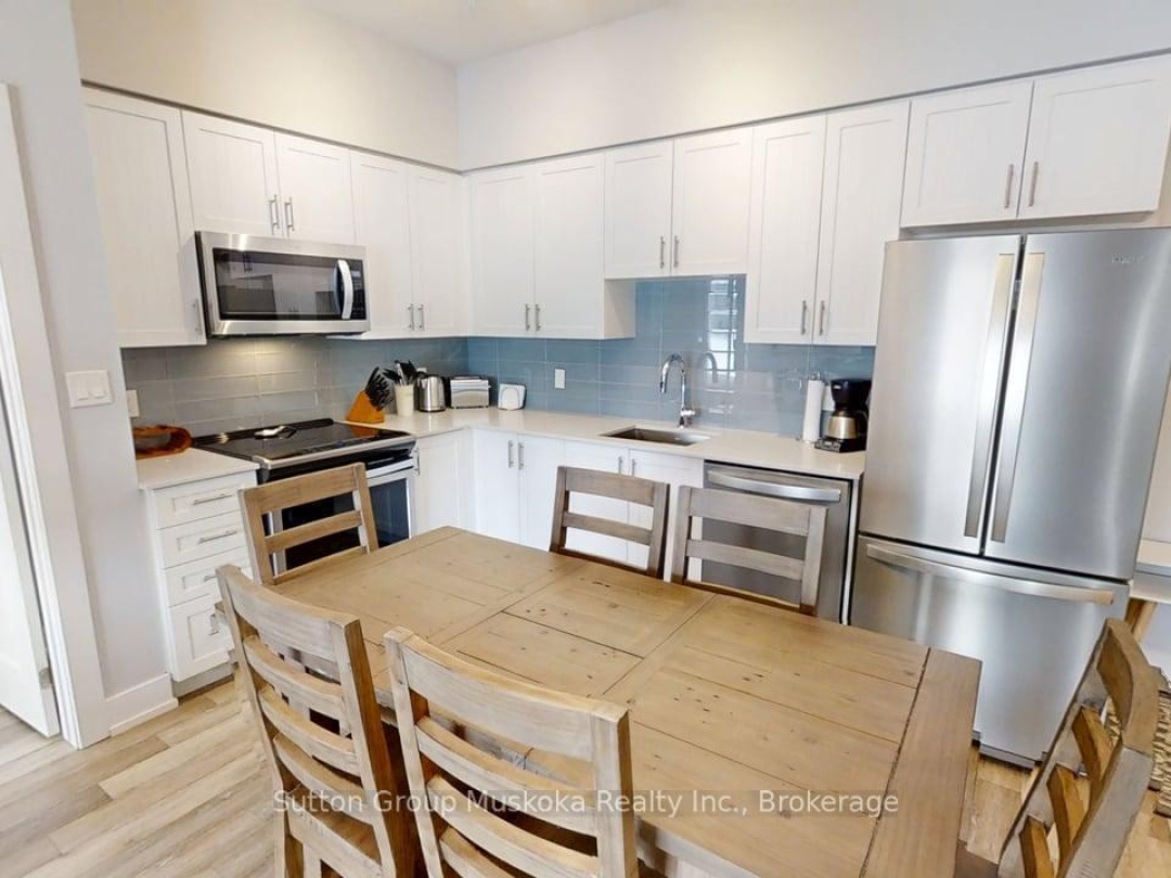 423 25 Pen Lake Point Road, Peninsula Lake