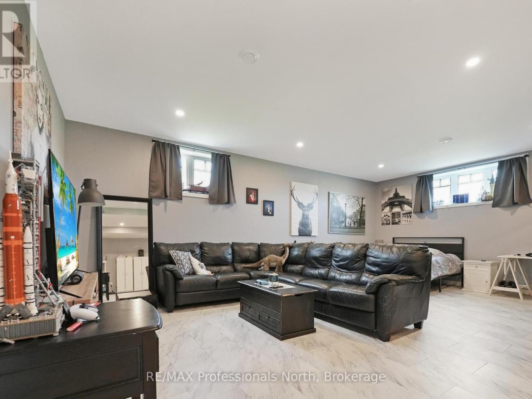 64 WINDOVER DRIVE, 
