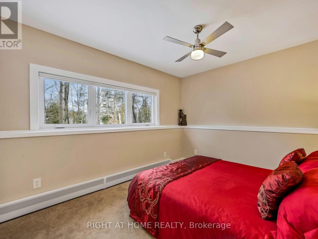 7592 East River Road, Black Lake