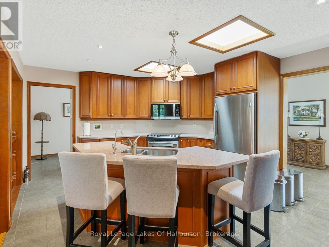 1089 PIONEER ROAD, Gooderham Lake