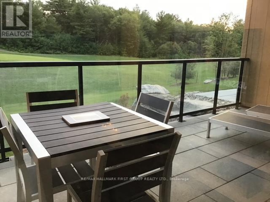 104 - 120 CARRICK TRAIL, 