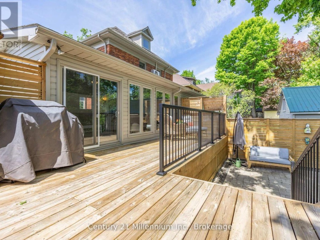 100 MATCHEDASH STREET N, 