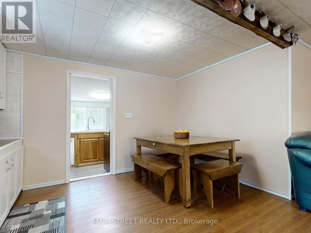 2 Ceadarhurst Avenue, Sturgeon Lake