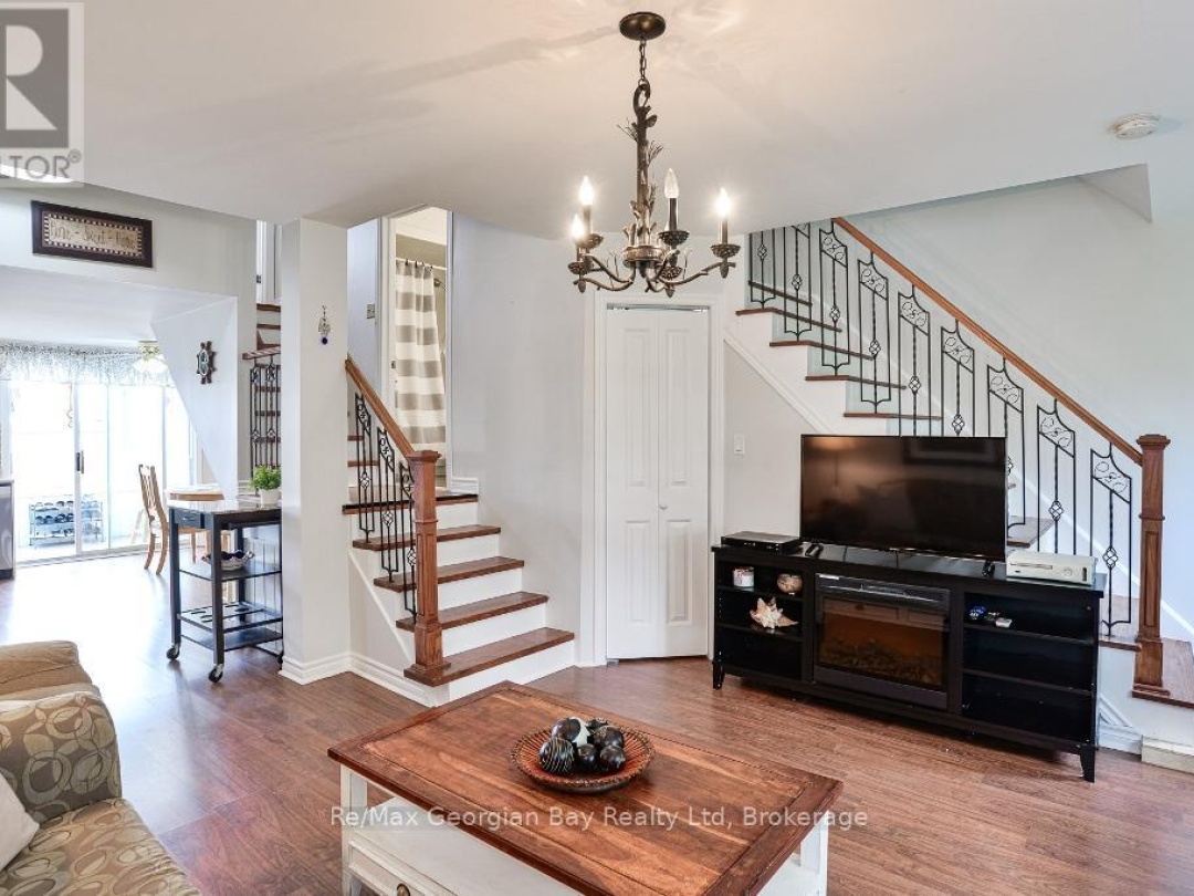 BEACH CHALET #3 - 1230 GRANDVIEW LODGE ROAD, 