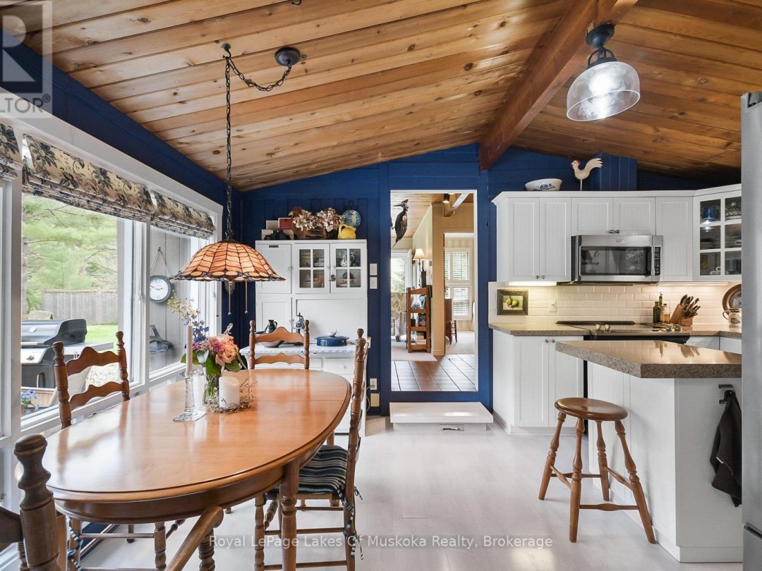 9 Summer Lane, Lake Muskoka