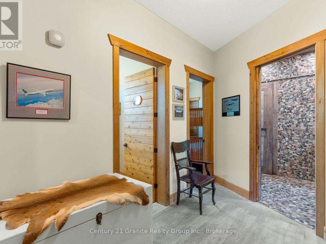 1226 TRAPLINE TRAIL, Bat Lake