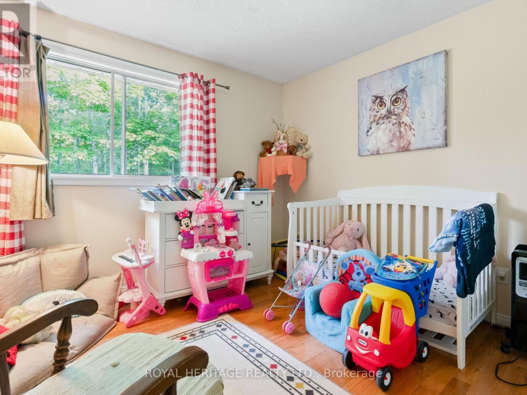 65 BESSIE AVENUE N, 