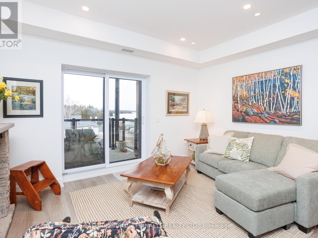 302 - 19A WEST STREET N, 