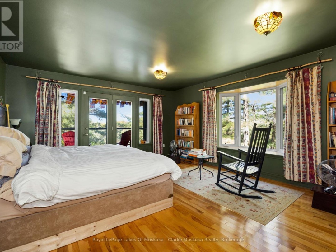 733 Whites Falls Road, Six Mile Lake