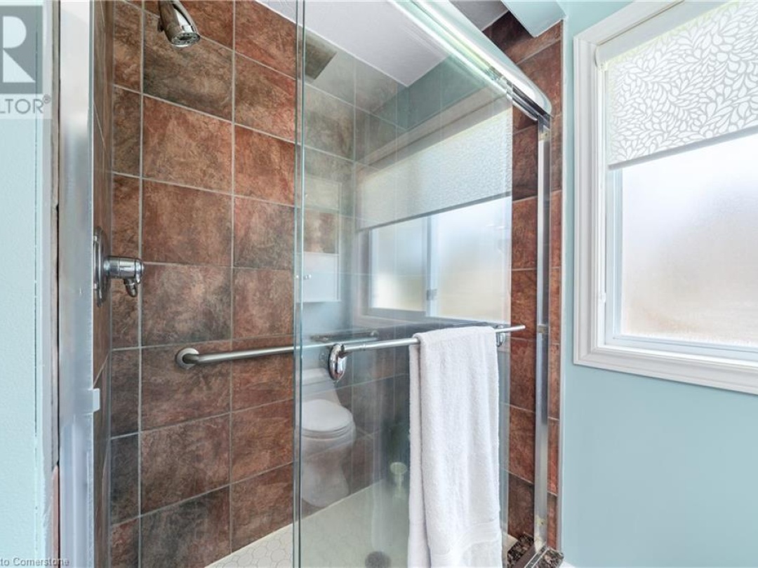 33 Totten Drive Drive, Sturgeon Lake