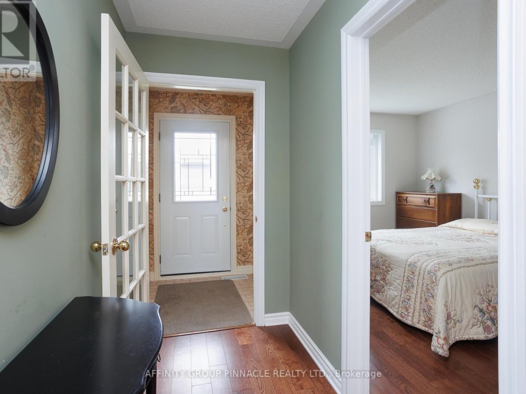 16 B90 Parklawn Boulevard, Lake Simcoe