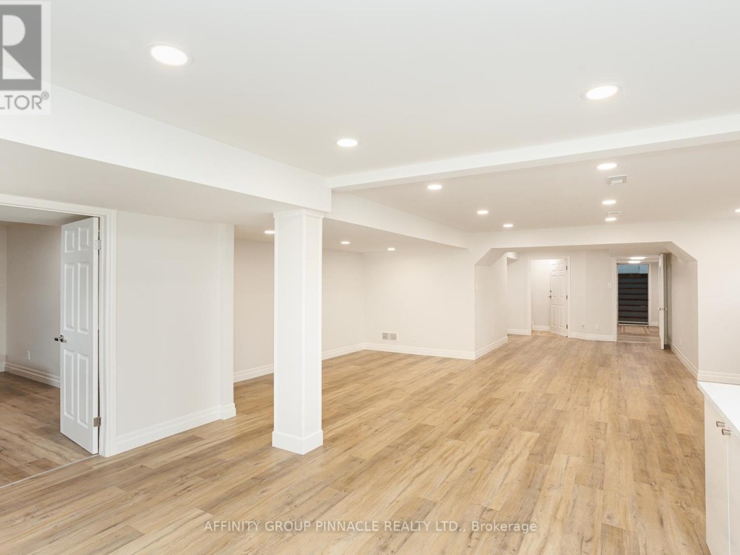 1042 SKYLINE ROAD, 