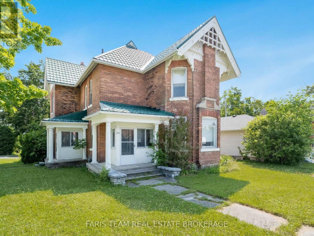 9 BORLAND STREET E, 