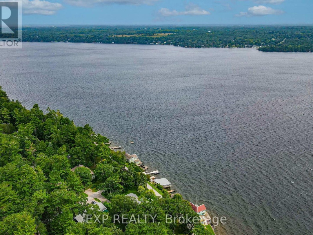 10 Sixth Street, Sturgeon Lake