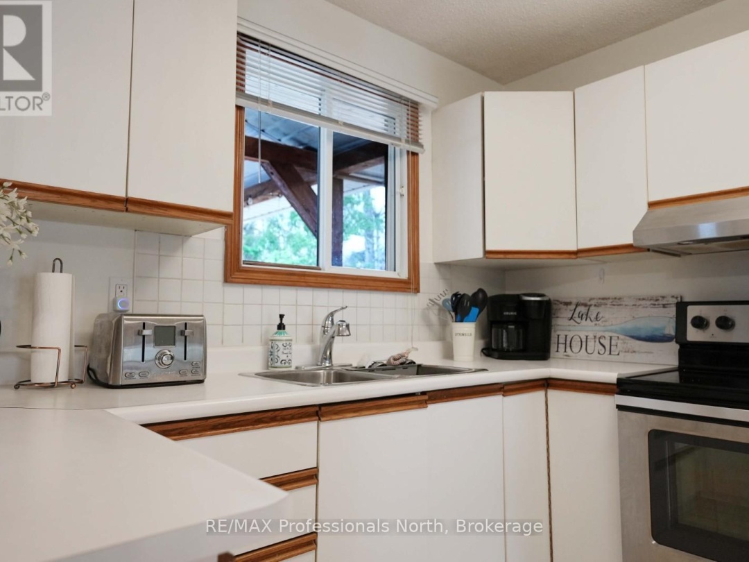 1039 Mink Road, Long Lake