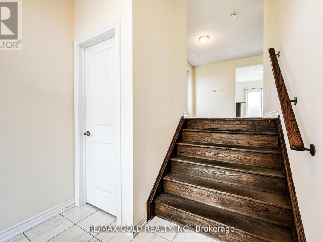 84 Atlantis Drive W, Orillia