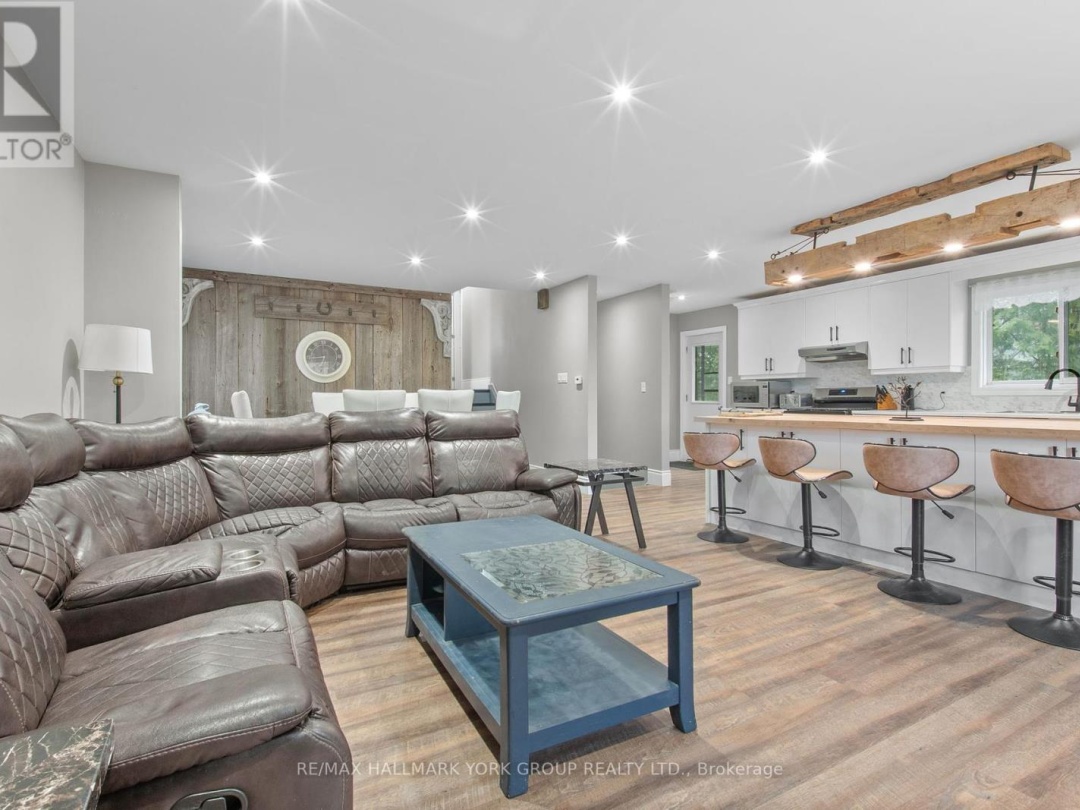 24115 Thorah Park Boulevard, Lake Simcoe