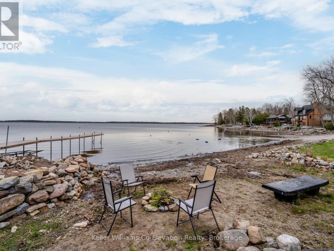 220 Robin's Point Road, Georgian Bay
