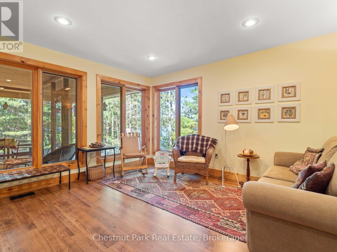1000 Brown Island, Soyers Lake