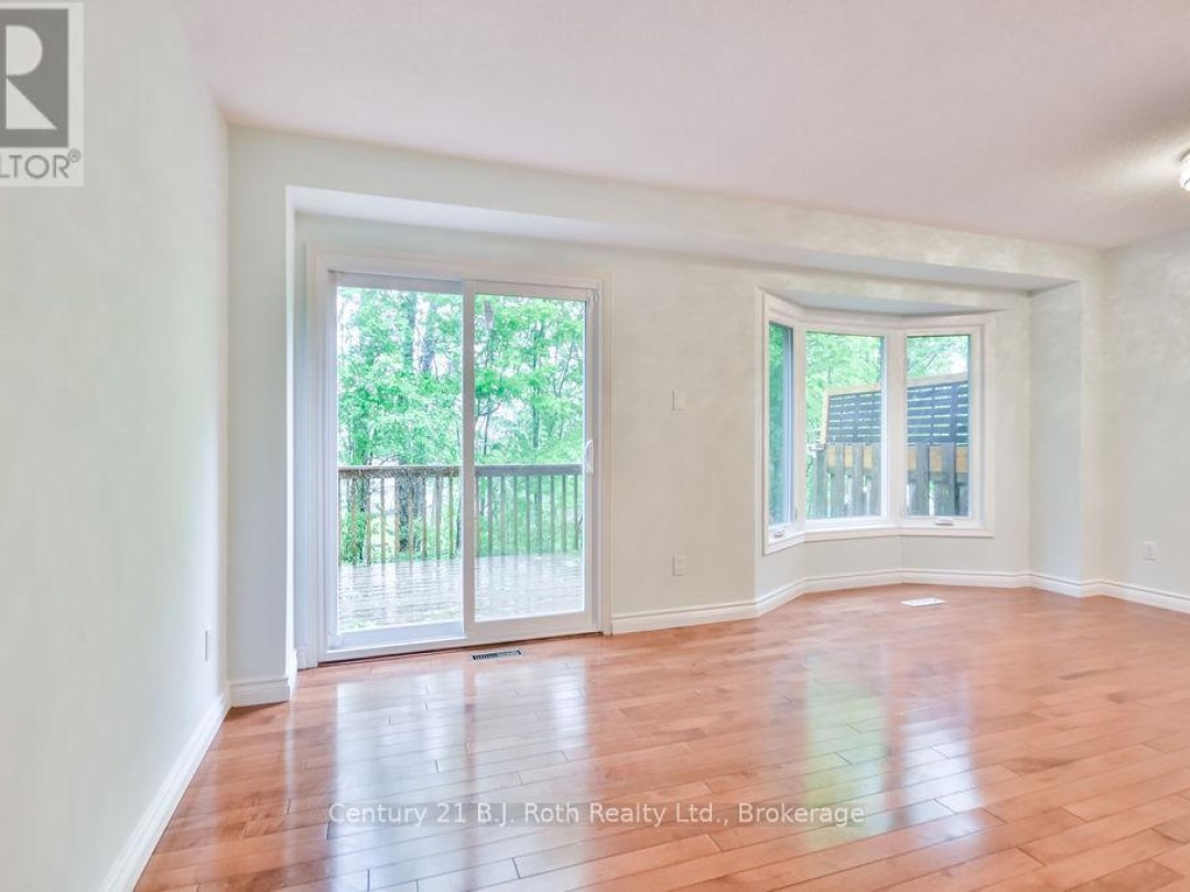 9 492 Laclie Street, Orillia