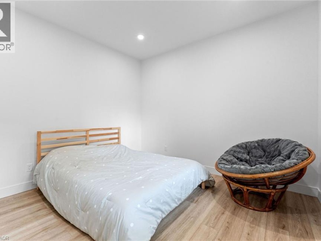 44 SUNNYSHORE PARK Drive, 