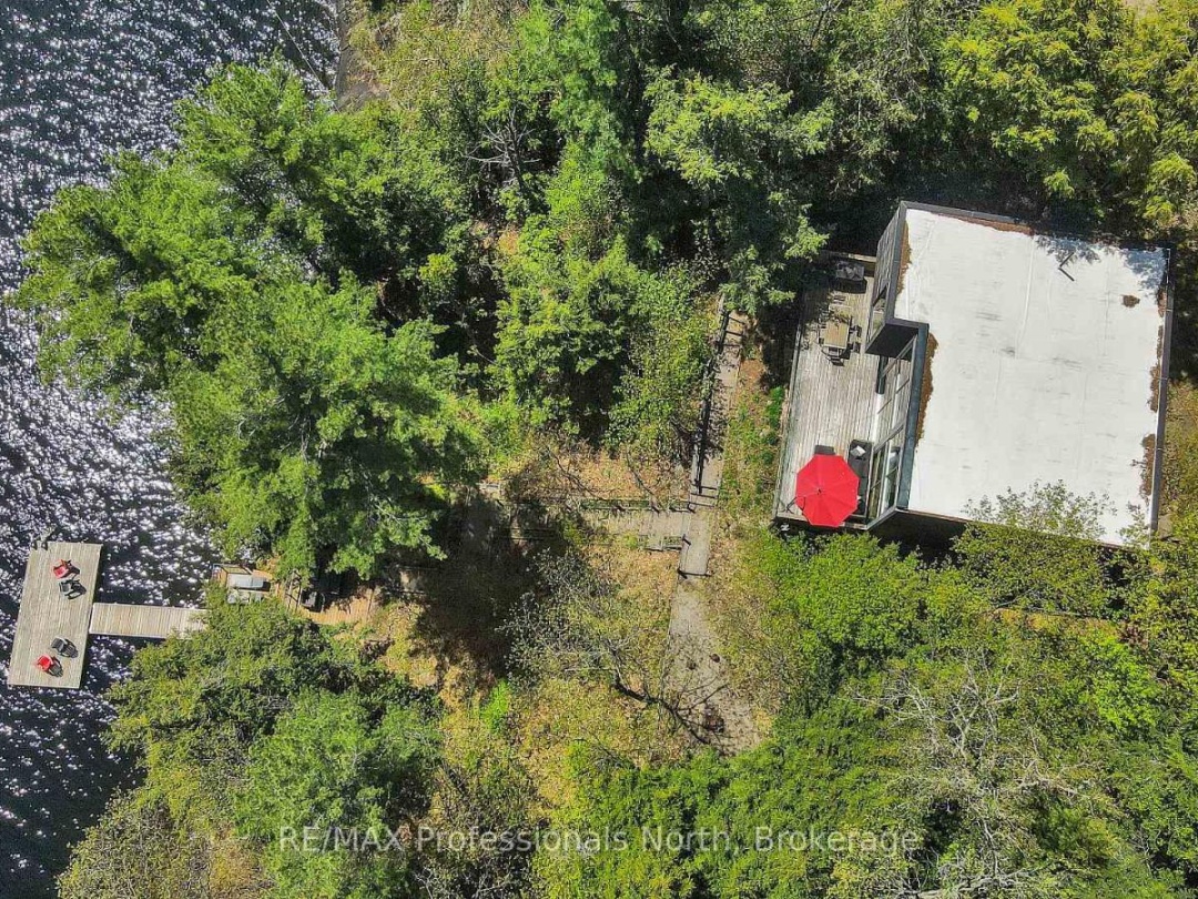 1004 Lipton Drive, Kennisis Lake