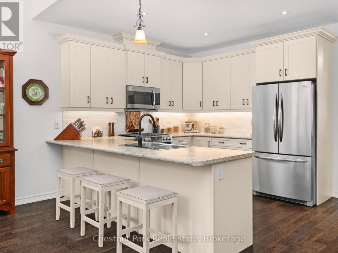 25 Durham Road, Muskoka River