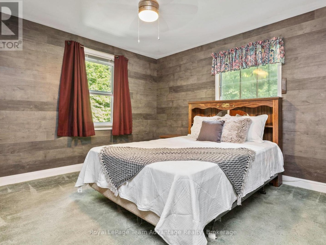 9 WOODS LANE, 