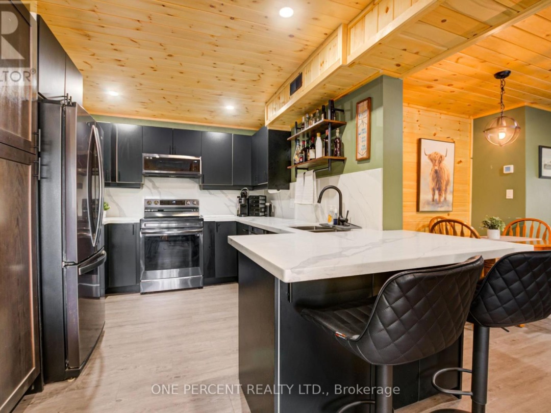 1105 Lakeshore Road, Gooderham Lake