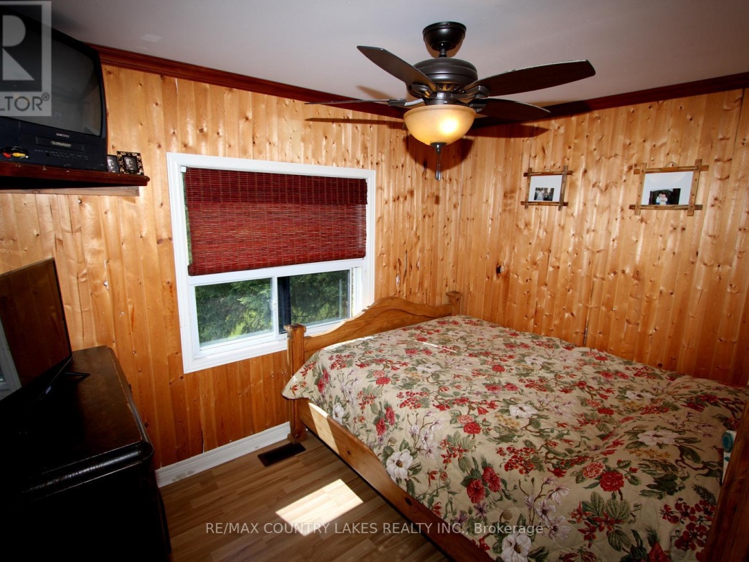 8 Saturn Lane, Mitchell Lake