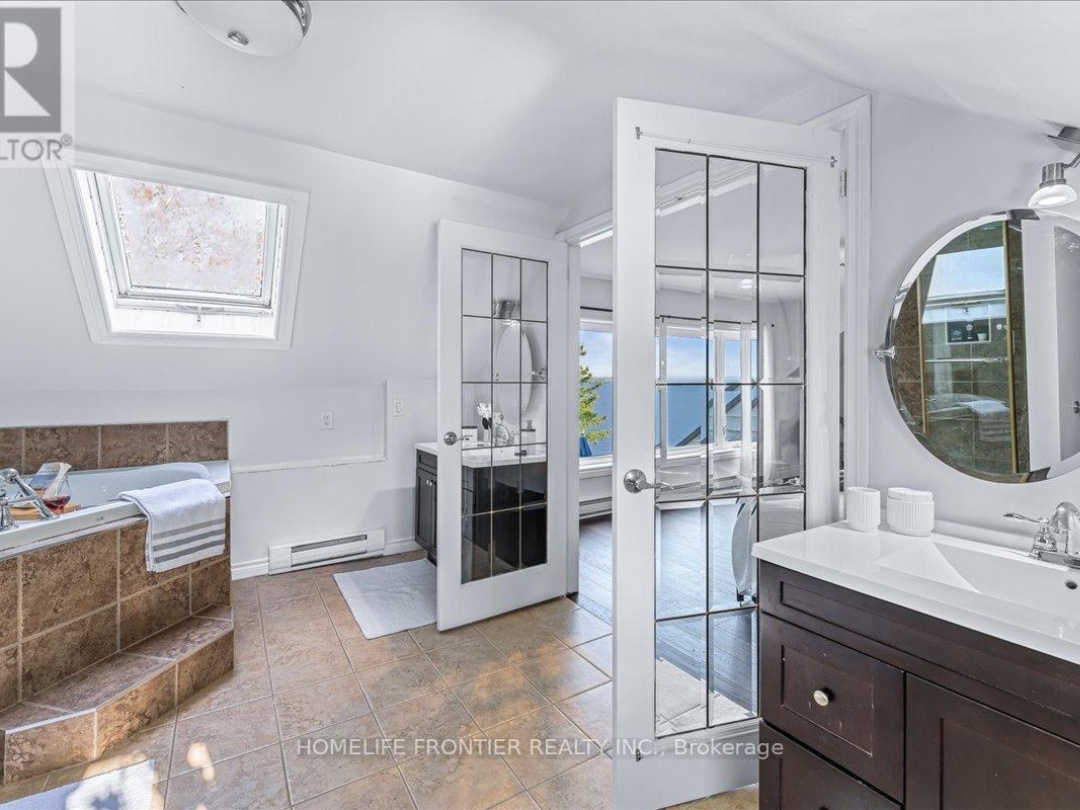 6 LAKEVIEW PARK ROAD, 