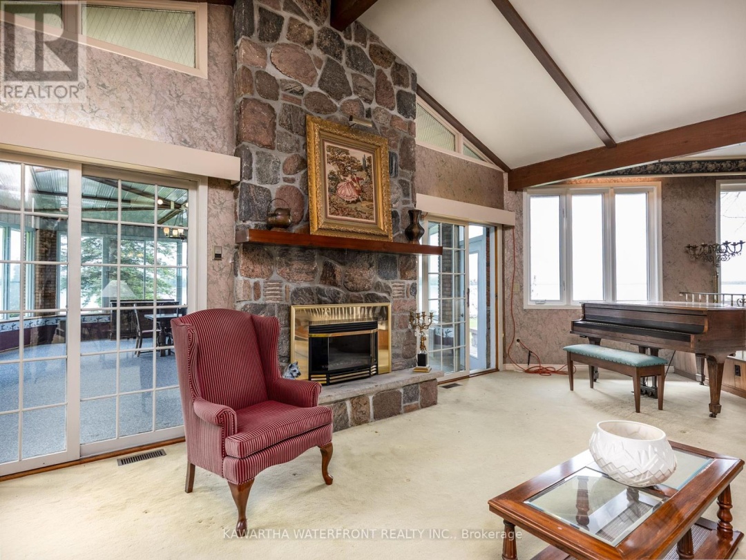 557 Riverside Drive, Pigeon Lake