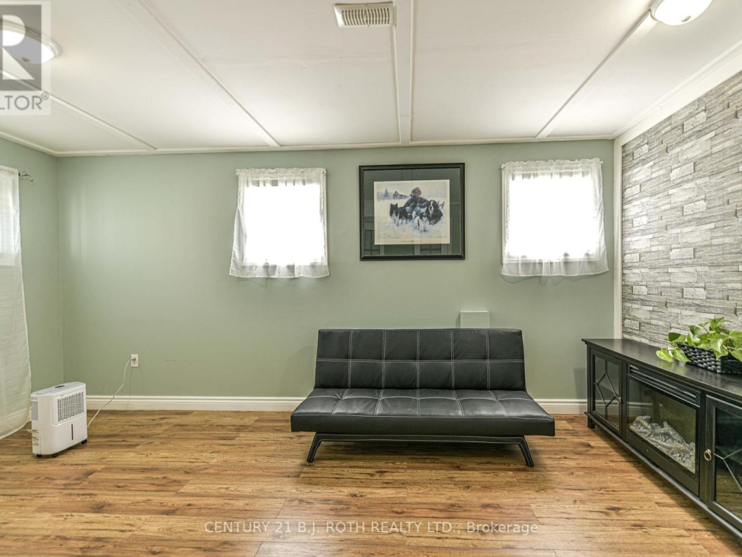 7576 CRONK SIDE ROAD, 